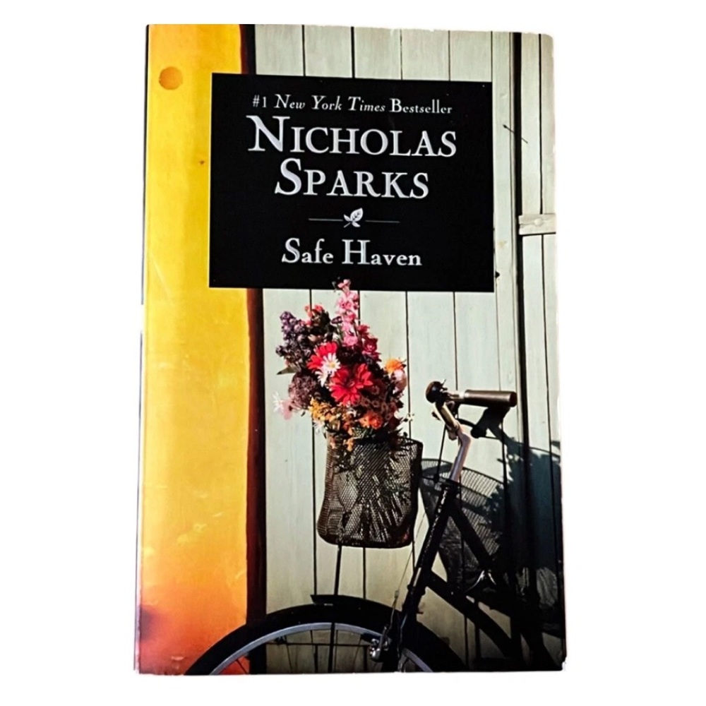 Nicholas Sparks 'Safe Haven' Suspense Mystery Romance Paperback Book